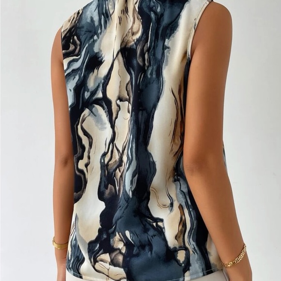 EMERY ROSE Marble Print Button Front Blouse - Picture 3 of 3